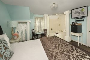 Carpenter Manor House Luxury Suite at Hideaway Inn of Bucyrus Ohio