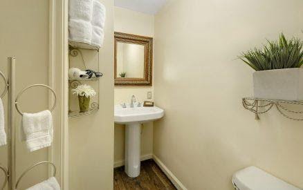 View of the Bathroom in the Carpenter Manor House Luxury Room